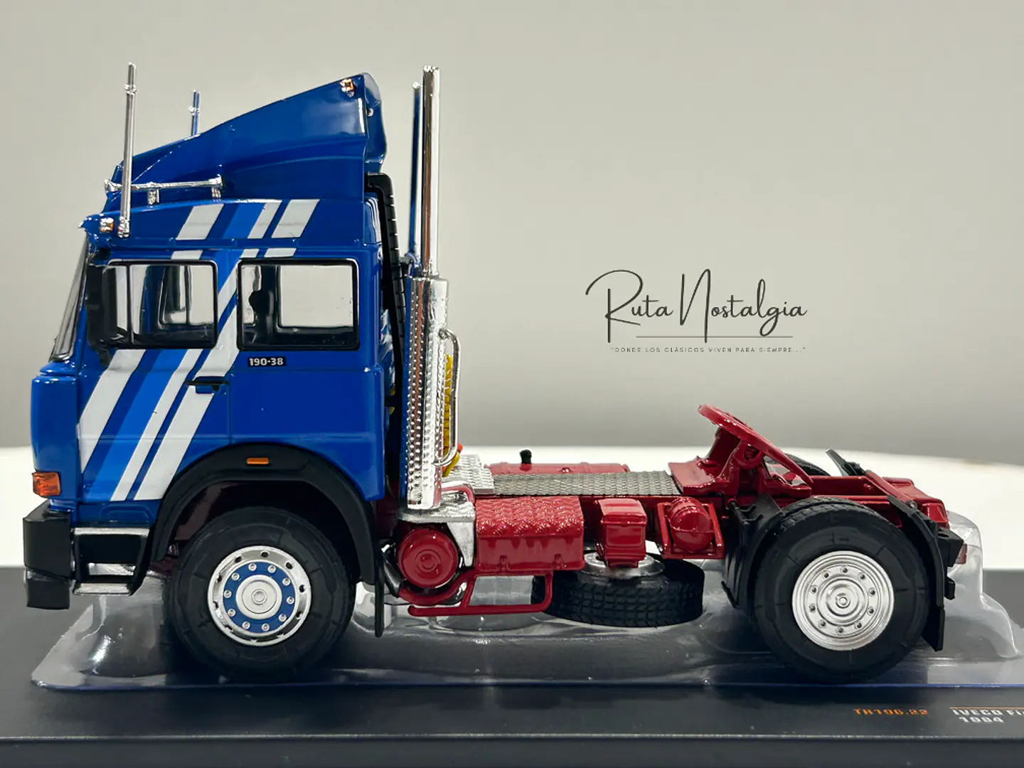 Camión Iveco TurboStar 190-42 (1984) | IXO 1:43 9