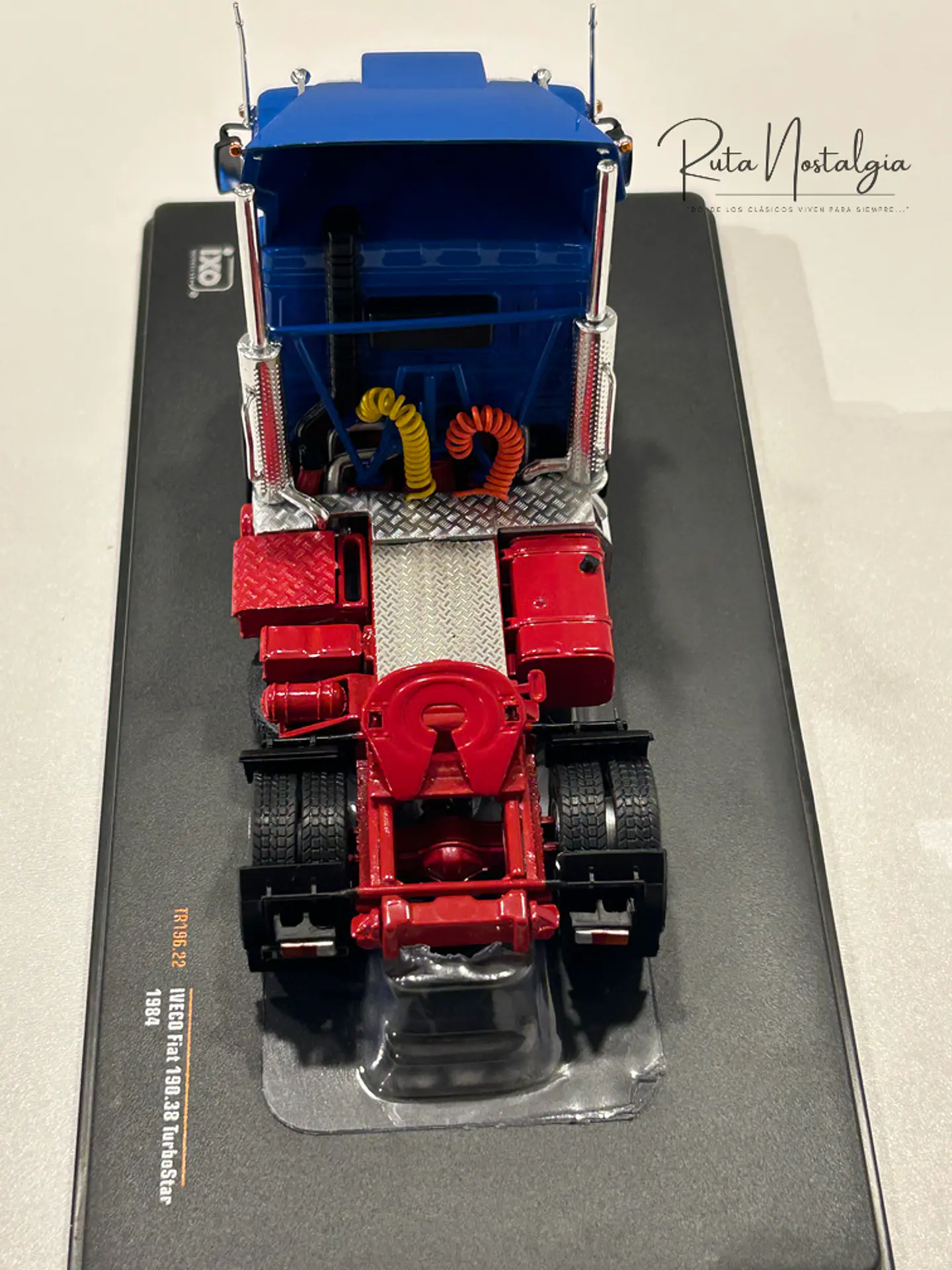 Camión Iveco TurboStar 190-42 (1984) | IXO 1:43 7
