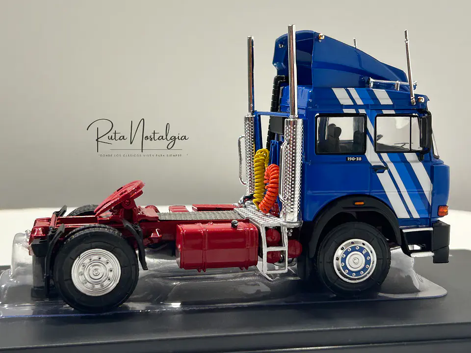 Camión Iveco TurboStar 190-42 (1984) | IXO 1:43 5