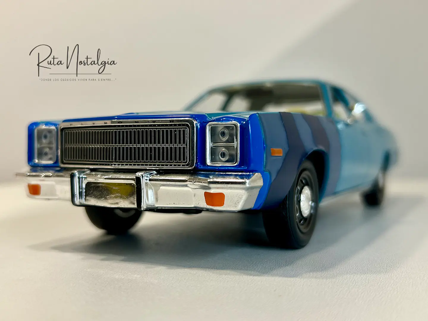 Auto Plymouth Fury Serie “Hunter” (1977) | Greenlight 1:24 4