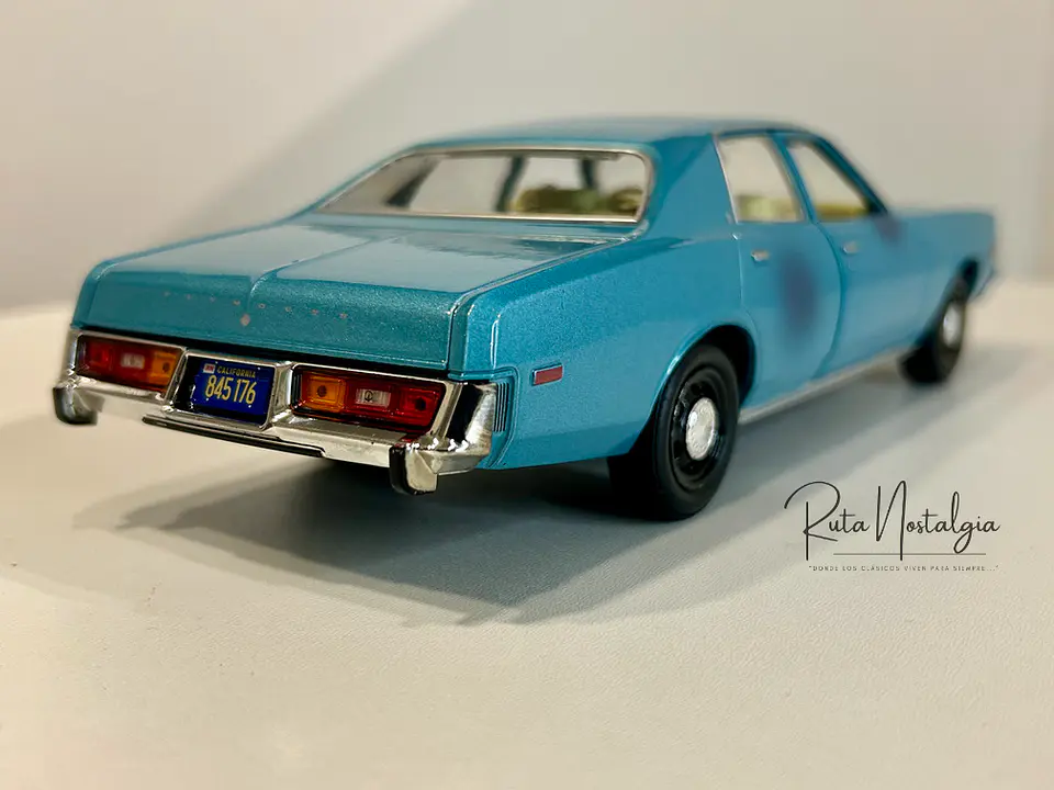 Auto Plymouth Fury Serie “Hunter” (1977) | Greenlight 1:24 8