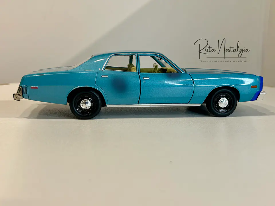 Auto Plymouth Fury Serie “Hunter” (1977) | Greenlight 1:24 9
