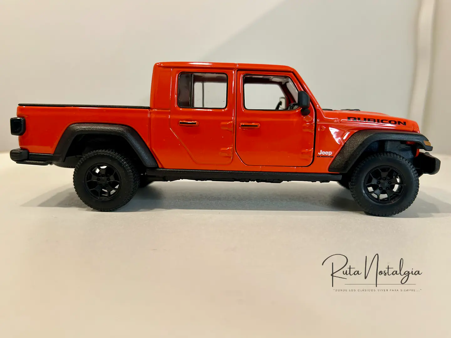 Camioneta Welly Jeep Gladiator Rubicon 1:24 (naranja “Punk”) 7