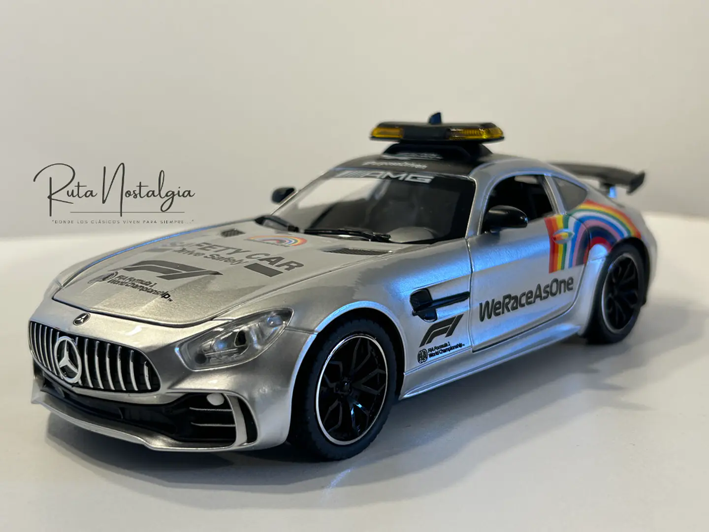 Auto Mercedes-Benz AMG GT R “F1 Safety Car” 1:24 1