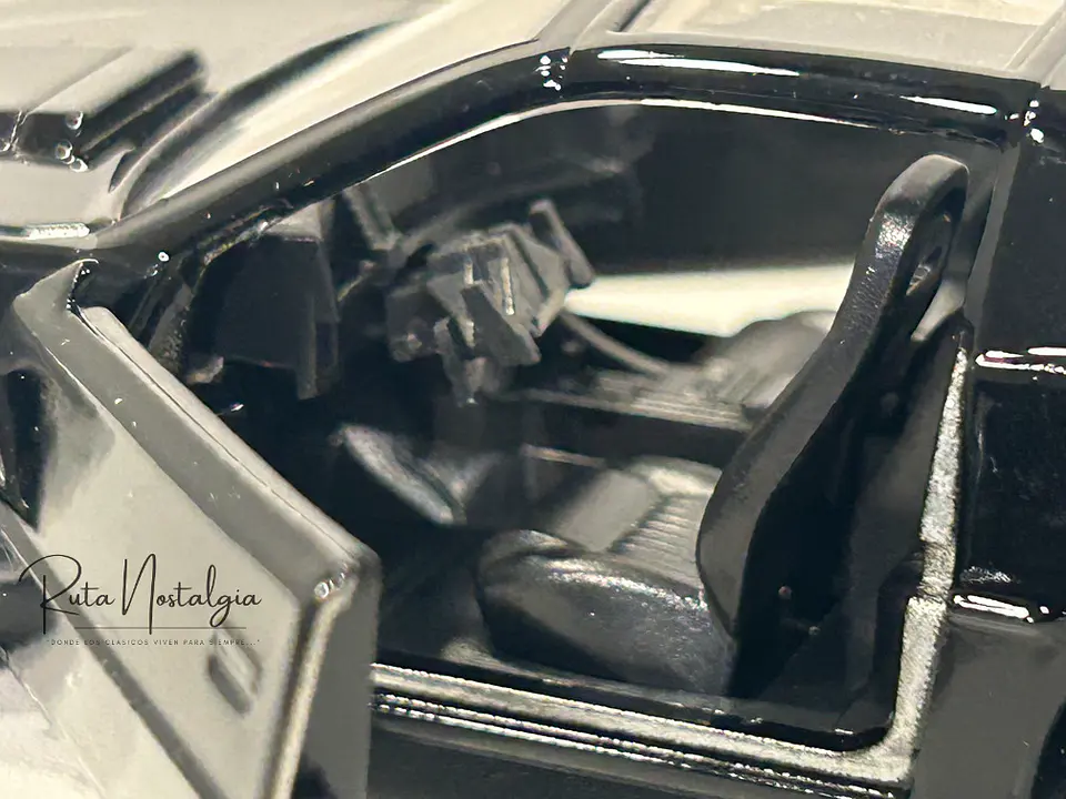 Auto Mercedes-Benz AMG GT R “F1 Safety Car” 1:24 4