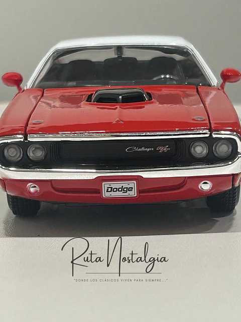 Auto Dodge Challenger R/T (1970) | Maisto 1:24