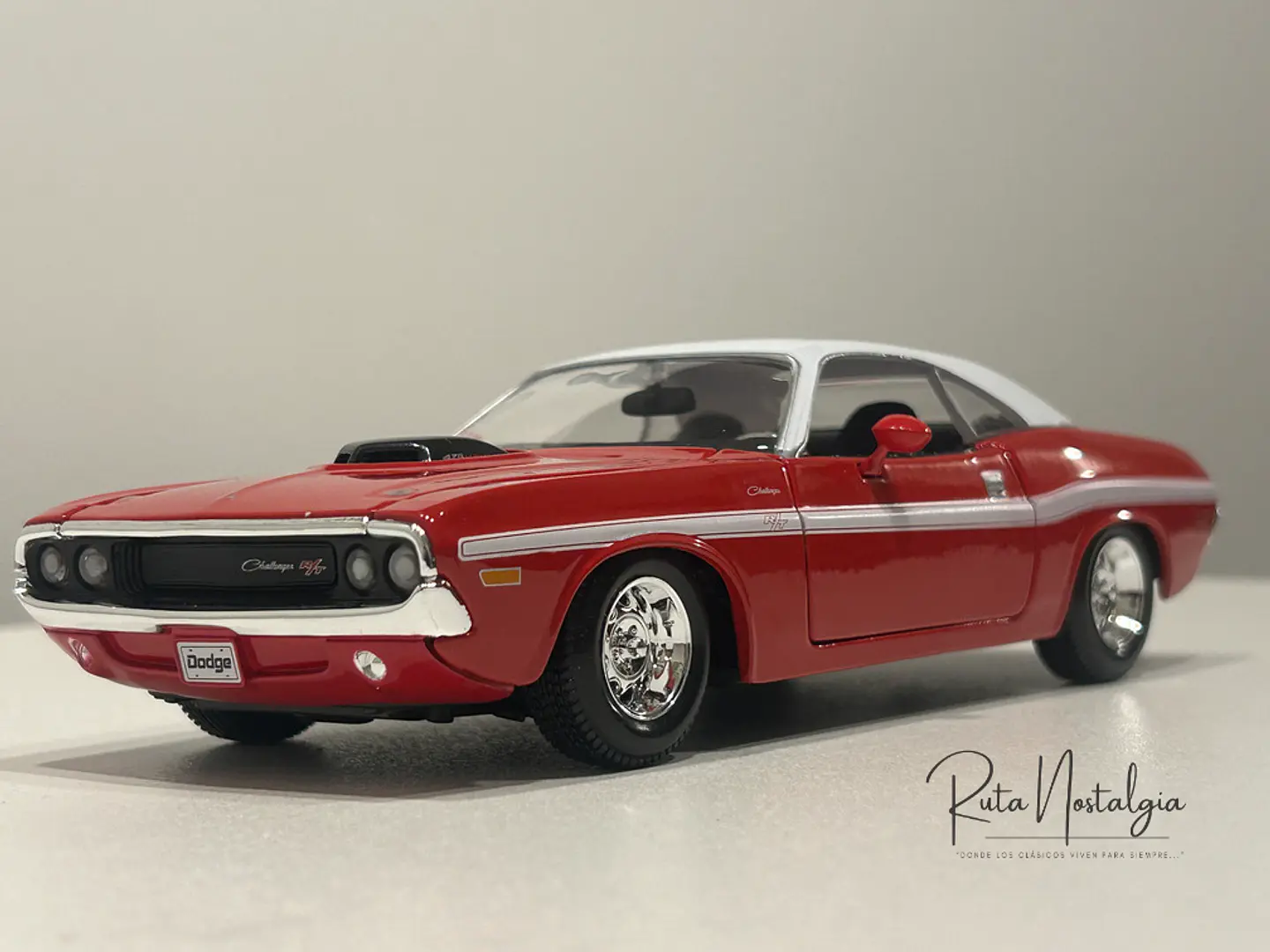 Auto Dodge Challenger R/T (1970) | Maisto 1:24 5