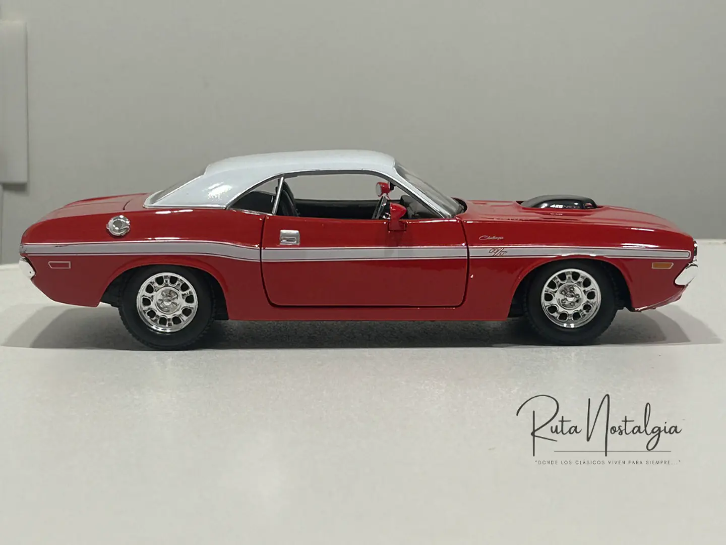 Auto Dodge Challenger R/T (1970) | Maisto 1:24 11