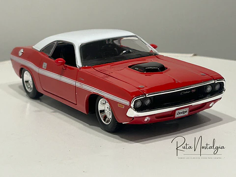 Auto Dodge Challenger R/T (1970) | Maisto 1:24