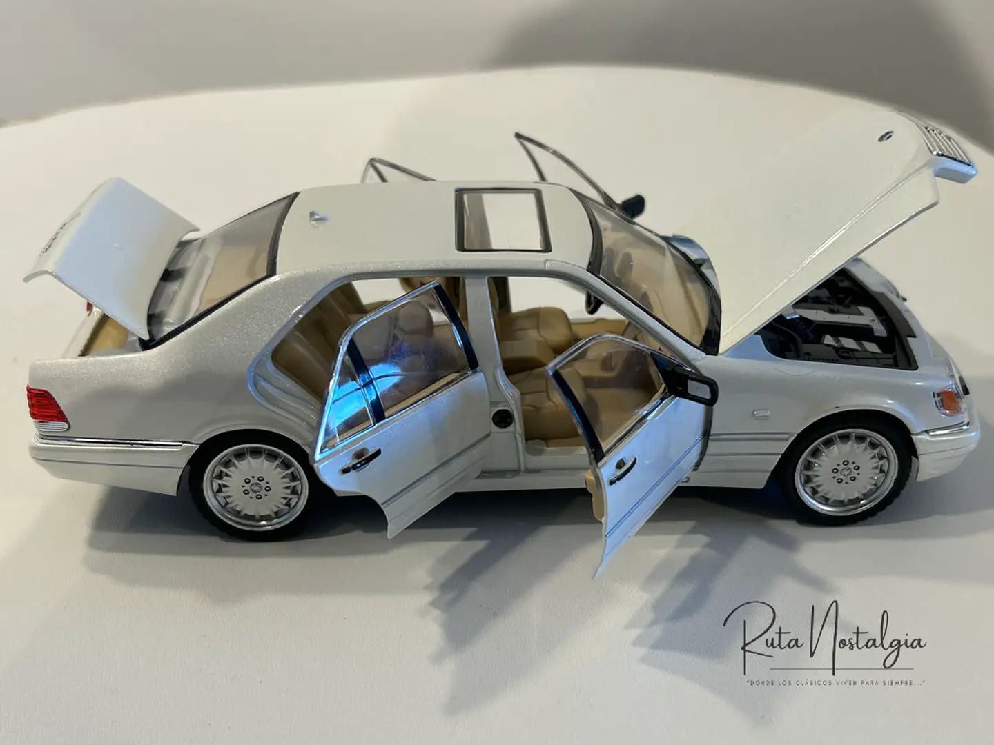 Auto Mercedes-Benz S320 W140 1:24 Coleccionable 19