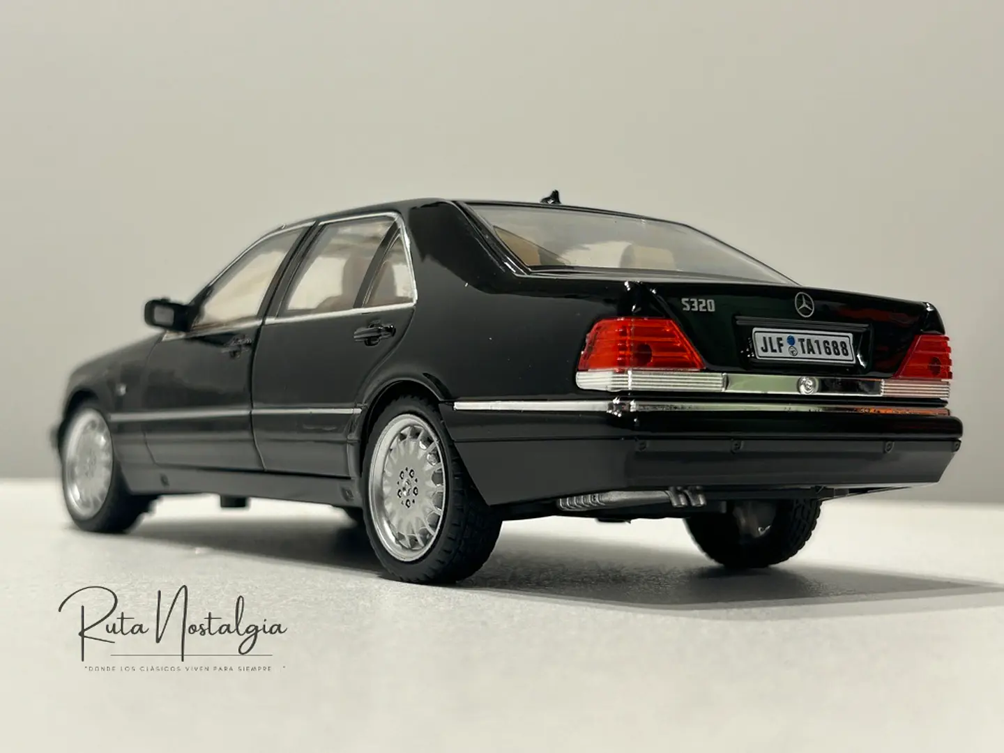 Auto Mercedes-Benz S320 W140 1:24 Coleccionable 6