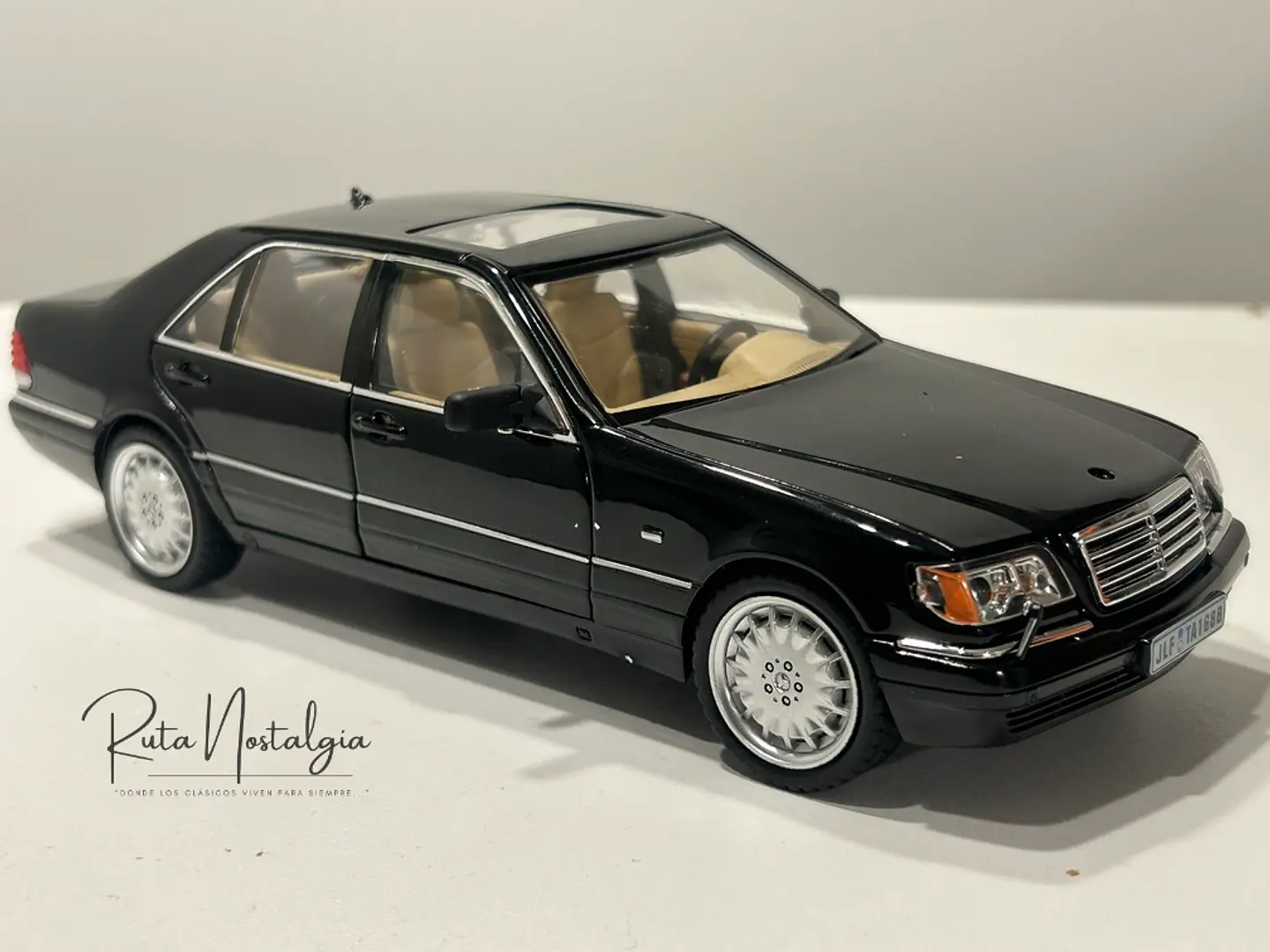 Auto Mercedes-Benz S320 W140 1:24 Coleccionable 1