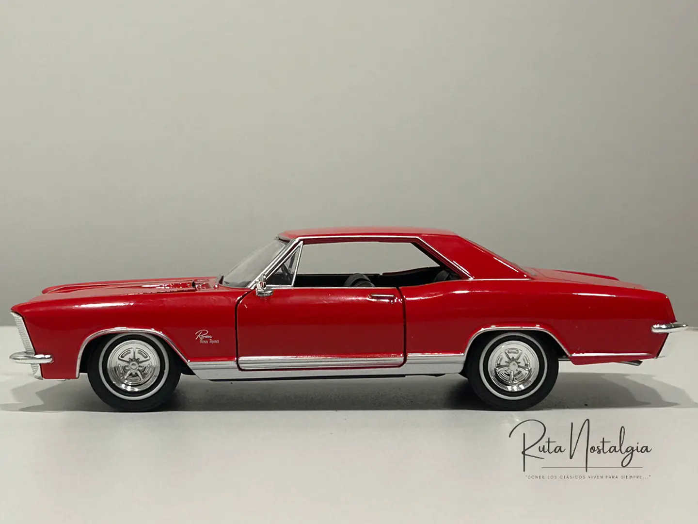 Auto Buick Riviera Gran Sport (1965) | Welly 1:24 5
