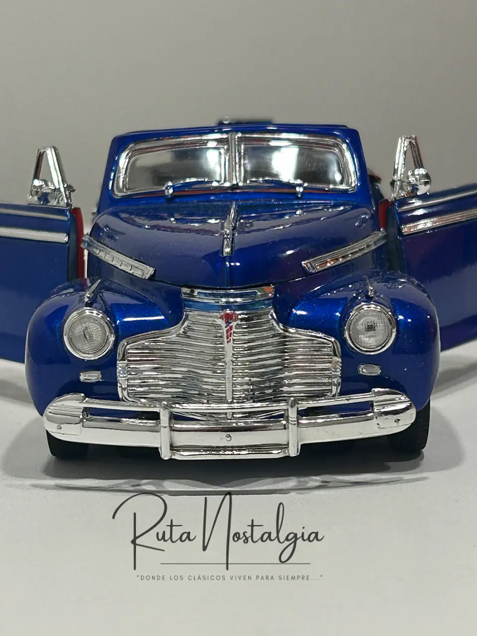 Auto Chevrolet Special Deluxe Convertible | Welly 1:24 2
