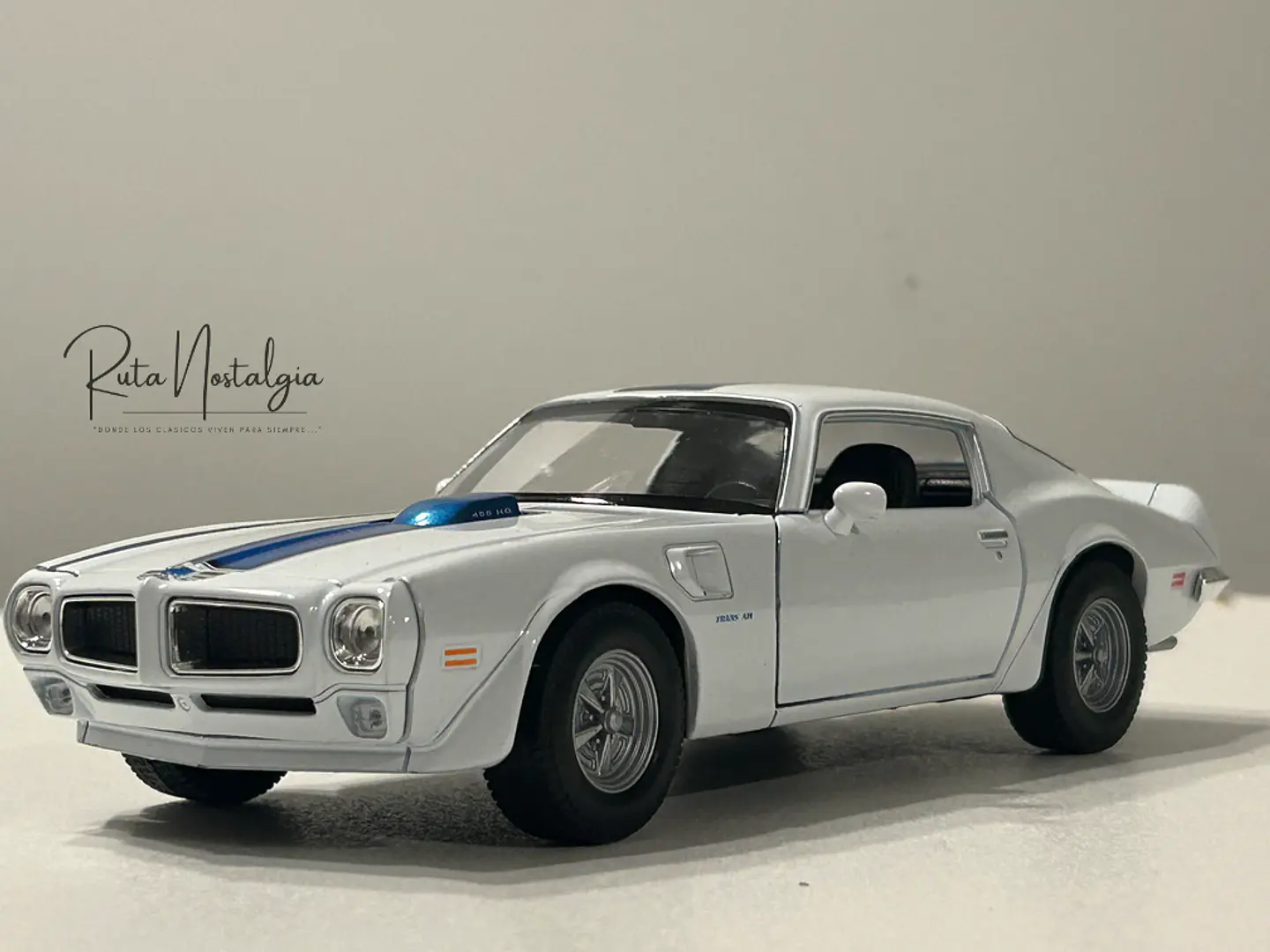 Auto Pontiac Firebird Trans Am (1972) | Welly 1:24 1