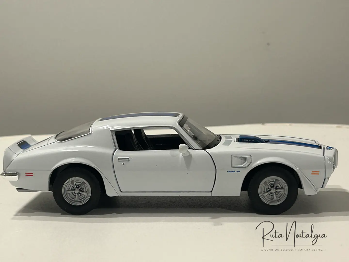 Auto Pontiac Firebird Trans Am (1972) | Welly 1:24 5