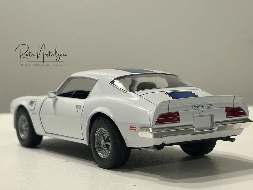 Auto Pontiac Firebird Trans Am (1972) | Welly 1:24 7
