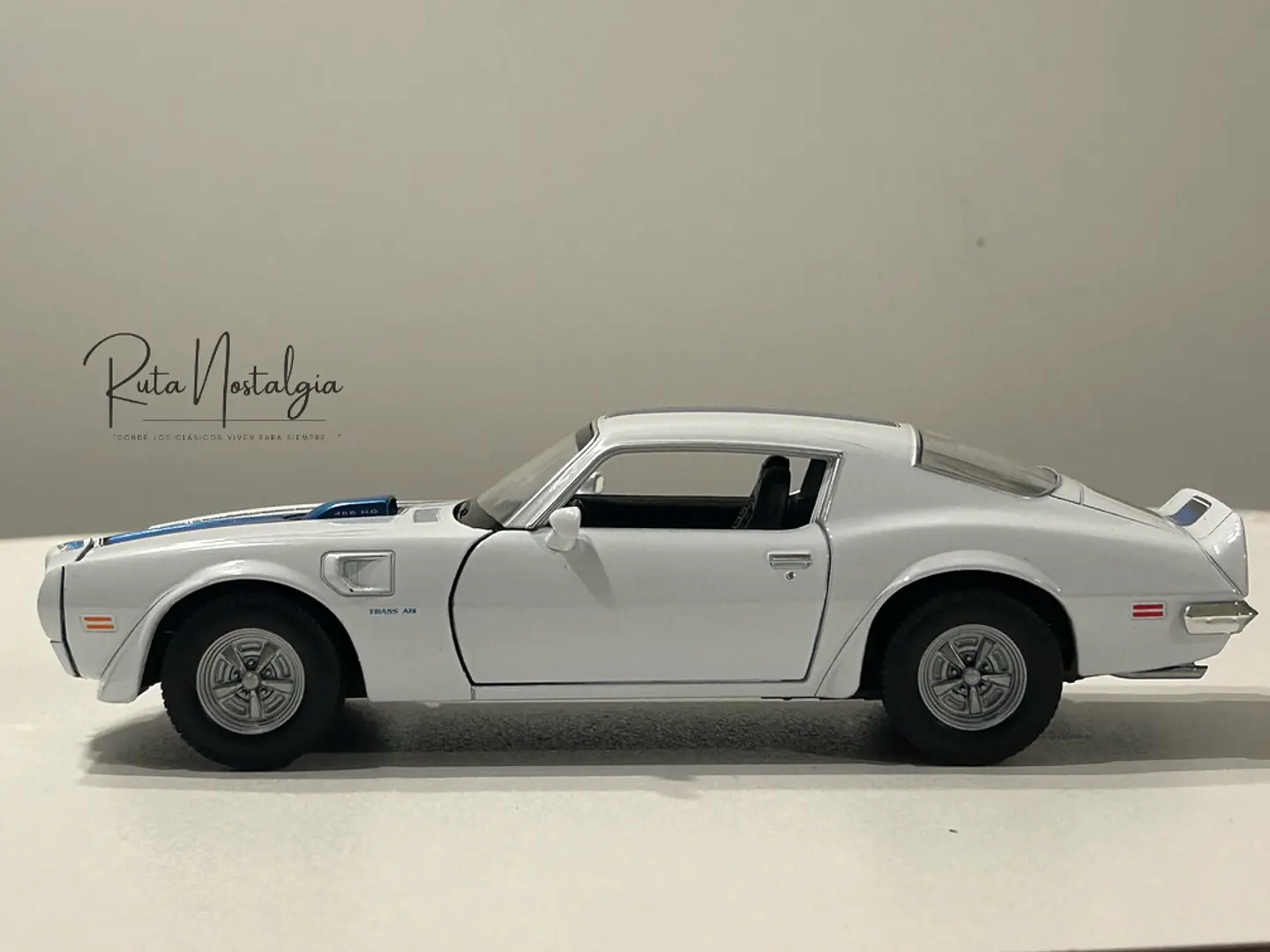 Auto Pontiac Firebird Trans Am (1972) | Welly 1:24 8