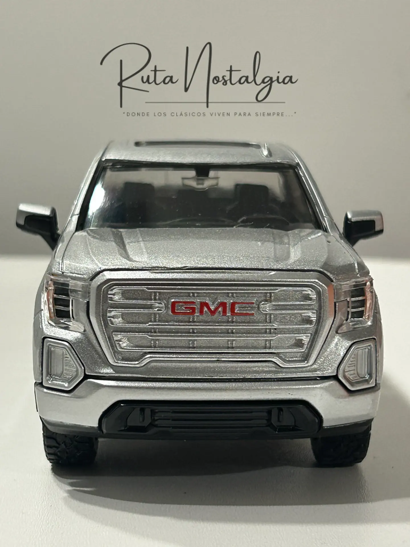 Camioneta Motormax GMC Sierra 1500 SLT Crew Cab 2019 1:24 5
