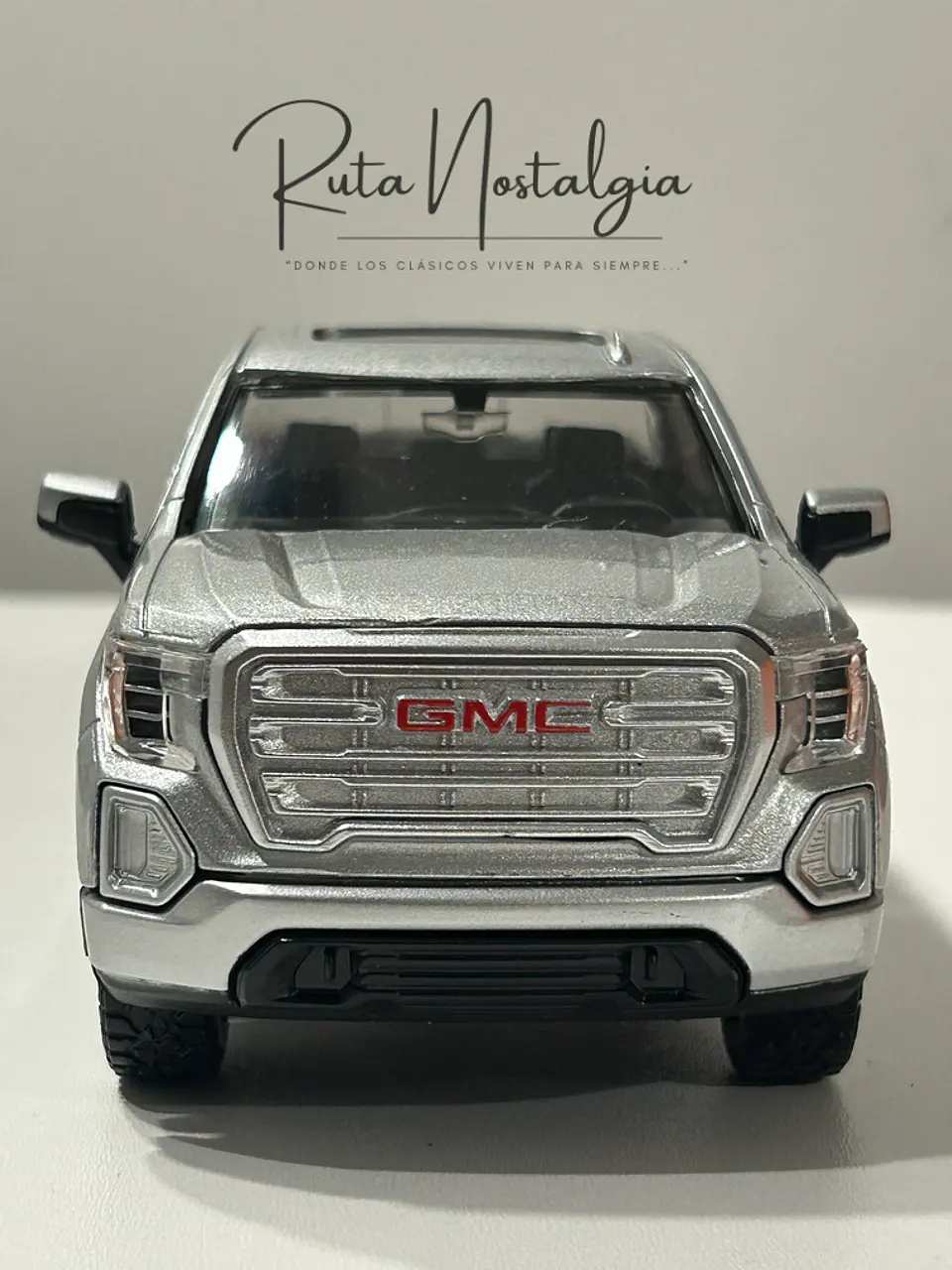 Camioneta Motormax GMC Sierra 1500 SLT Crew Cab 2019 1:24 5