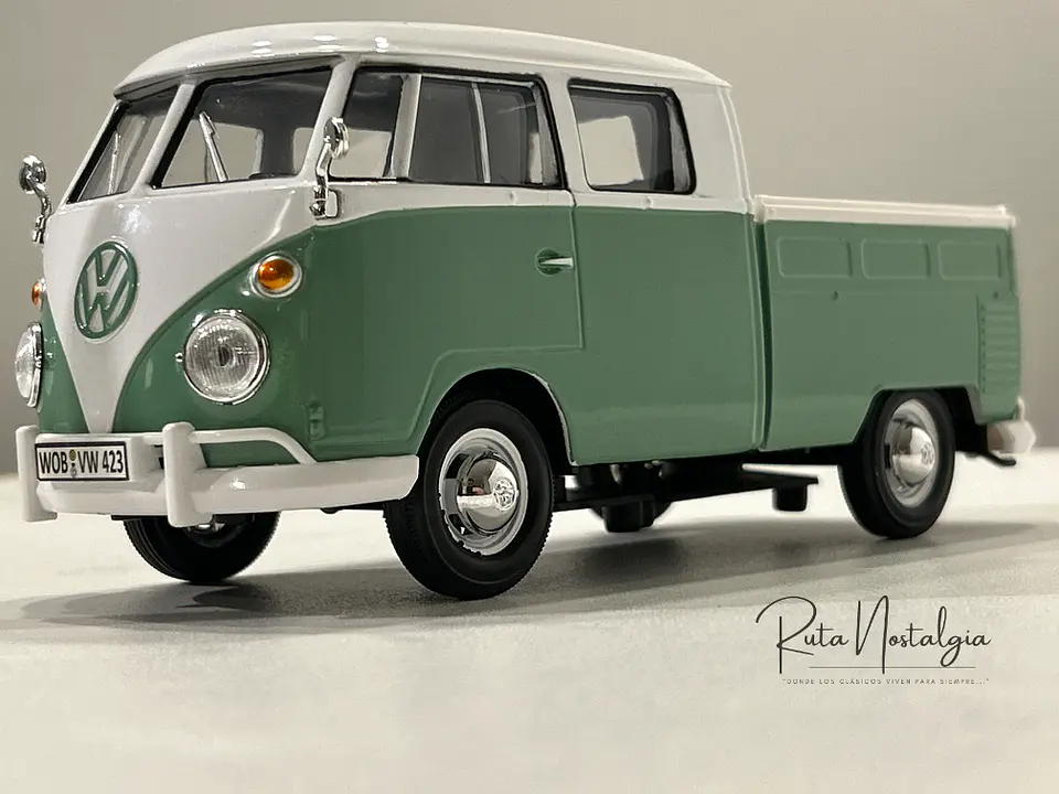 Camioneta Volkswagen T1 DoKa | Motormax Escala 1:24 1