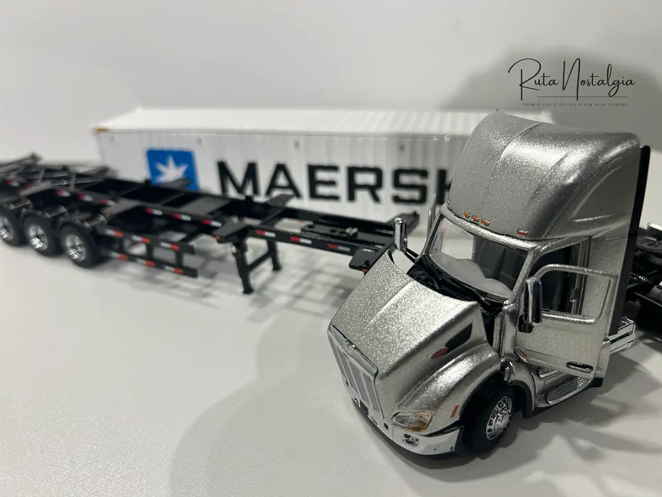 Camión Peterbilt 579 Day Cab + | Diecast Masters 1:50 4