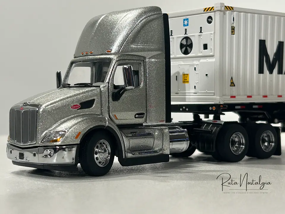 Camión Peterbilt 579 Day Cab + | Diecast Masters 1:50 7
