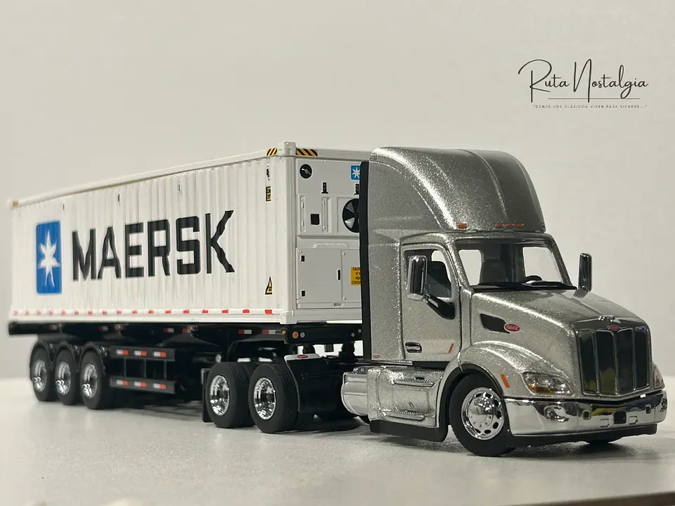 Camión Peterbilt 579 Day Cab + | Diecast Masters 1:50 1