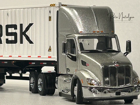Camión Peterbilt 579 Day Cab + | Diecast Masters 1:50