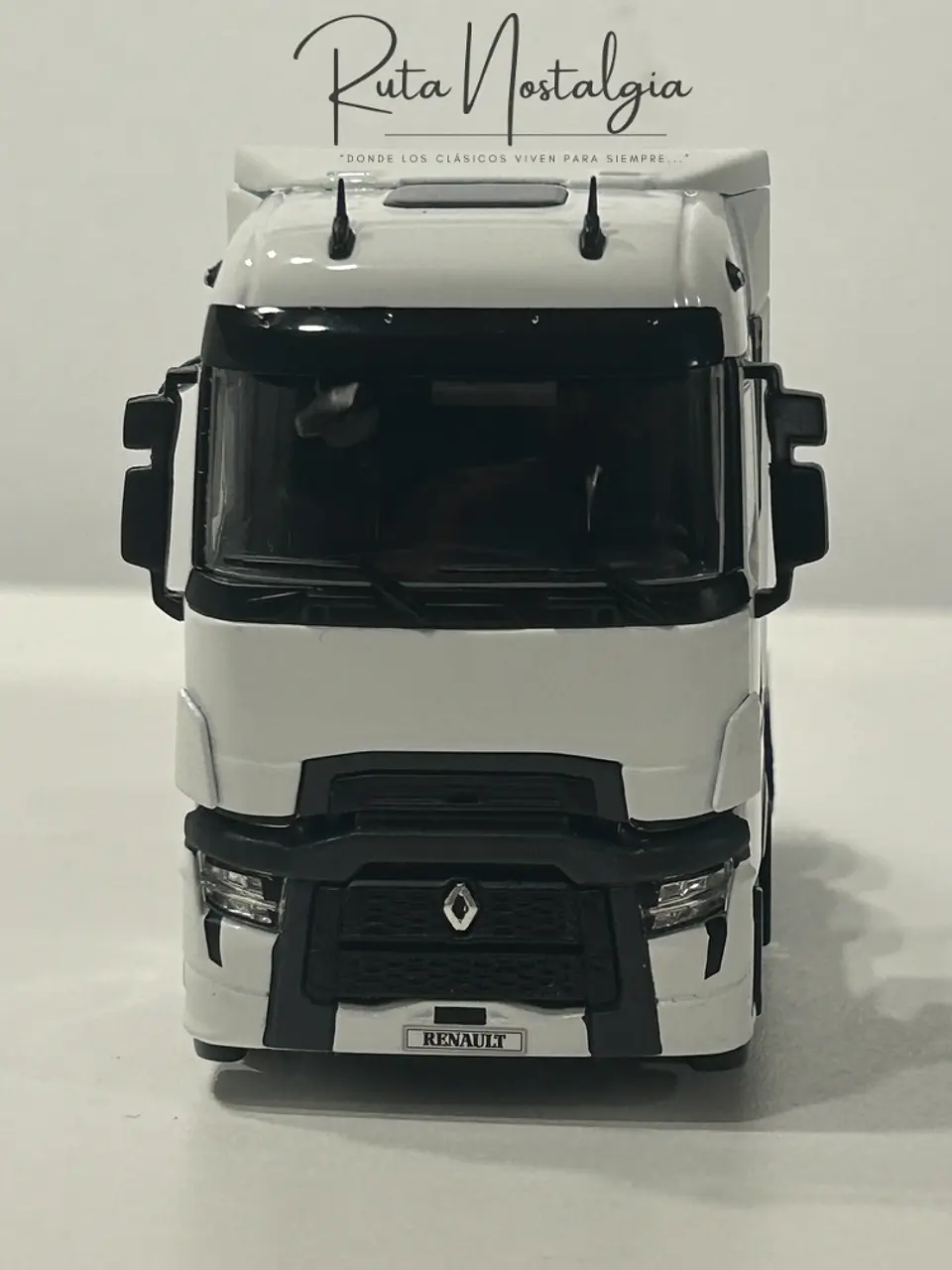 Camión WSI White Line Renault T High Evolution 6x2 1:50 3