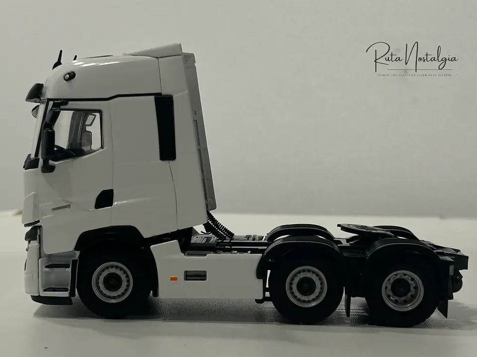 Camión WSI White Line Renault T High Evolution 6x2 1:50 5