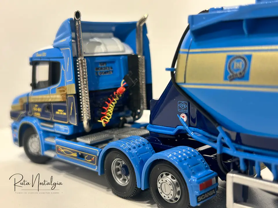 Camión Corgi CC12801 1:50 Scania T-cab + Tolva Feldbinder 3