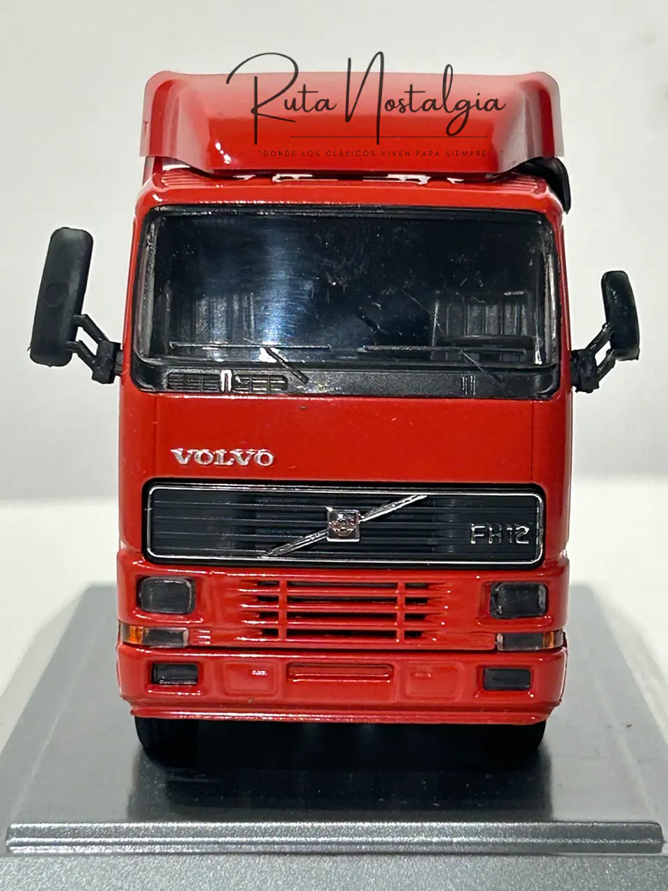 Camión Volvo FH12 1:50 “Introduction of Volvo FH | Conrad 2