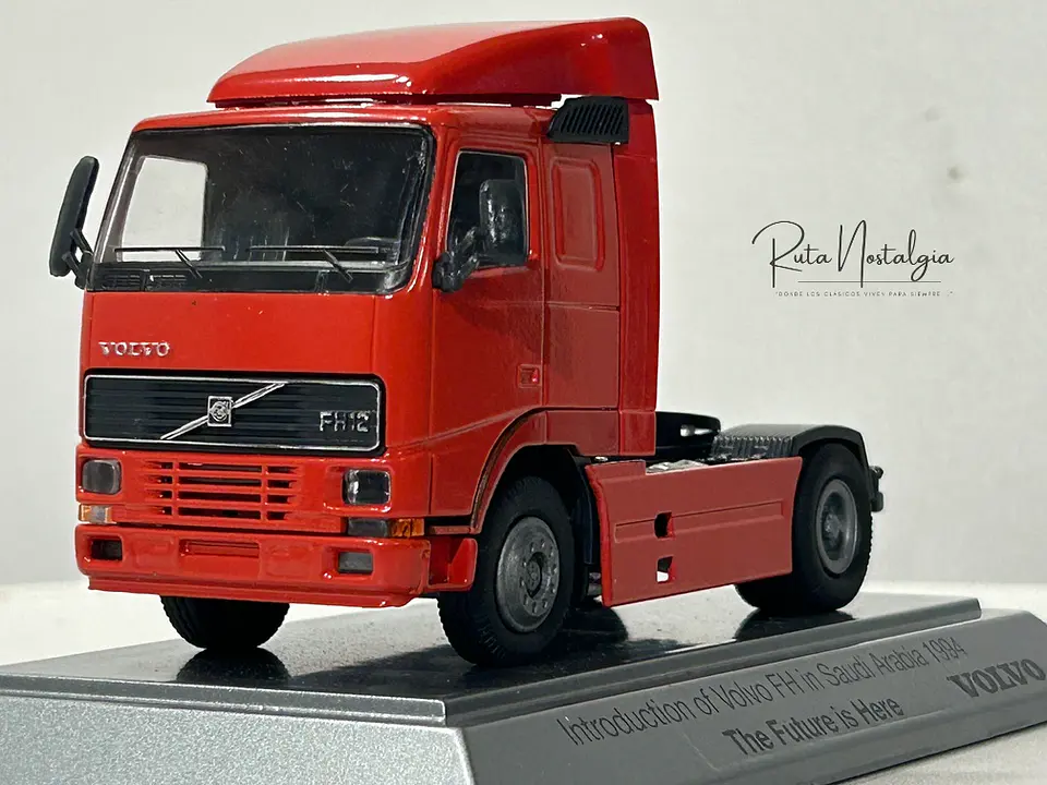 Camión Volvo FH12 1:50 “Introduction of Volvo FH | Conrad 3