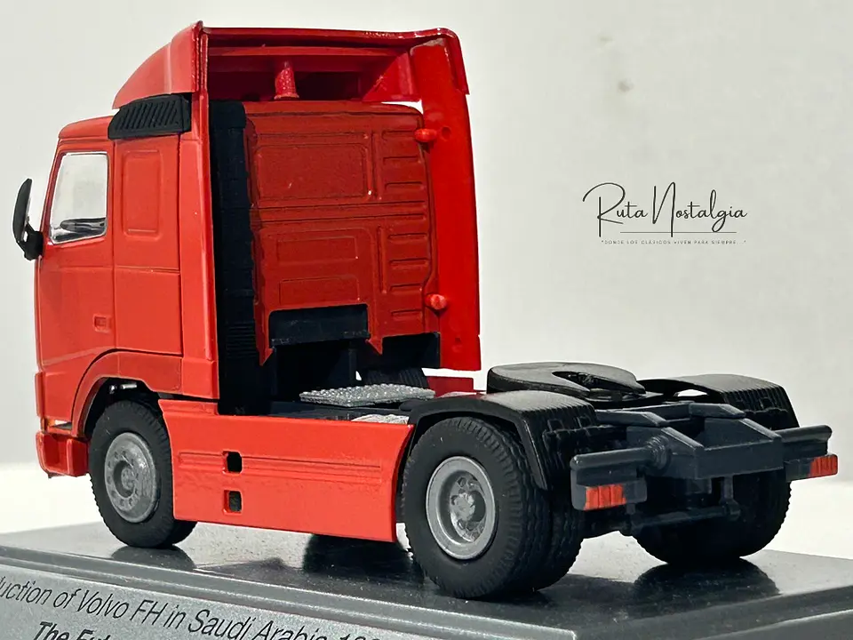 Camión Volvo FH12 1:50 “Introduction of Volvo FH | Conrad 5