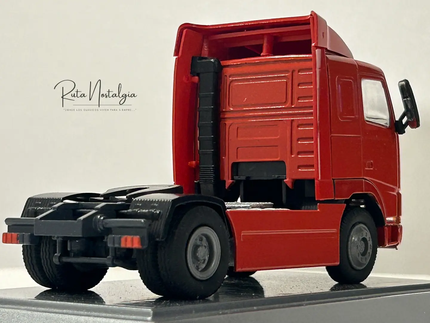 Camión Volvo FH12 1:50 “Introduction of Volvo FH | Conrad 7