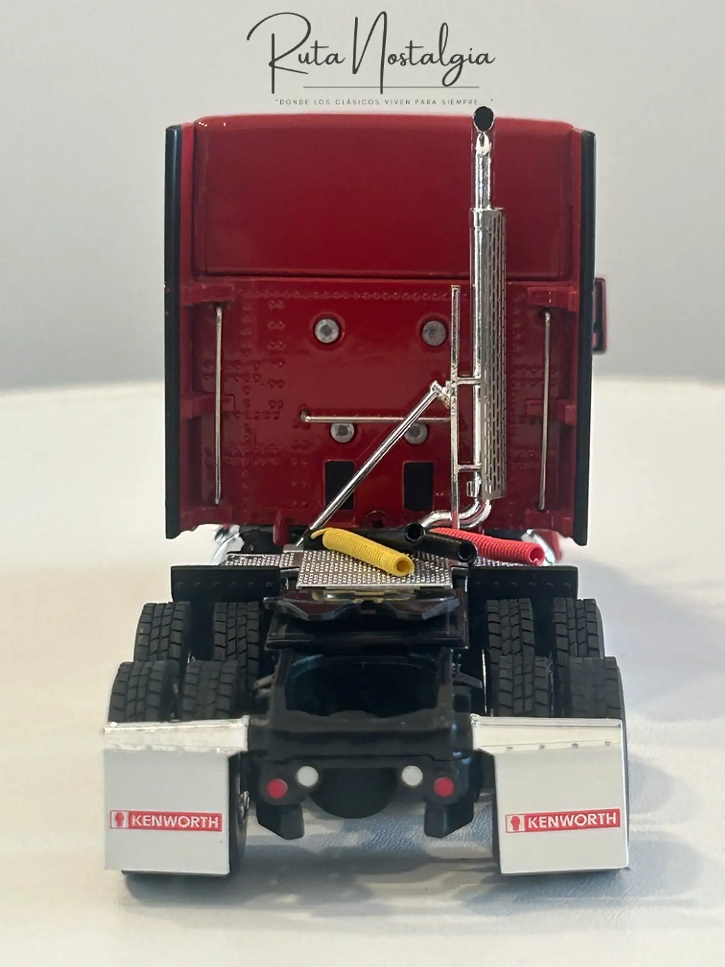 Camión Kenworth T680 6x4 | WSI 1:50 Coleccionable 7