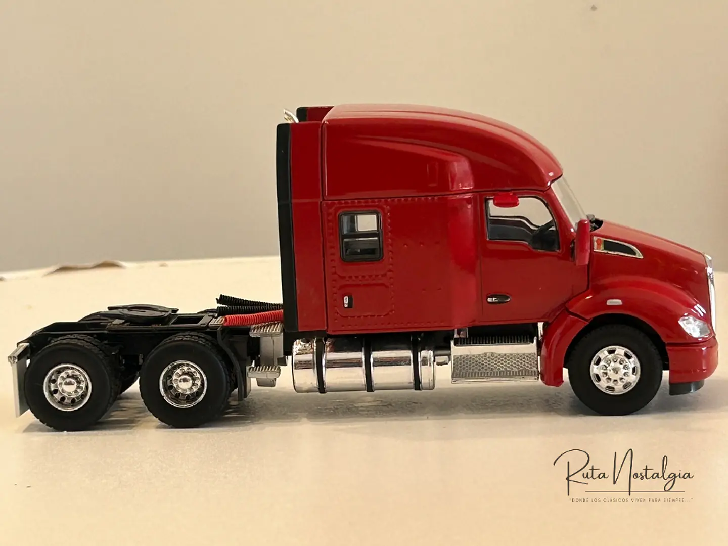 Camión Kenworth T680 6x4 | WSI 1:50 Coleccionable 9