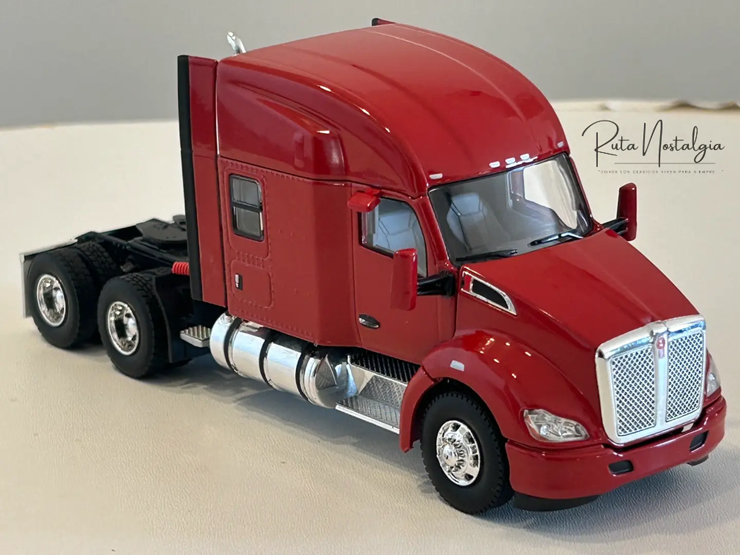 Camión Kenworth T680 6x4 | WSI 1:50 Coleccionable 10