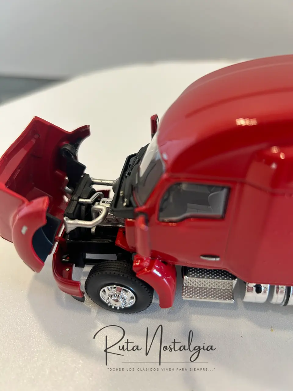 Camión Kenworth T680 6x4 | WSI 1:50 Coleccionable 2