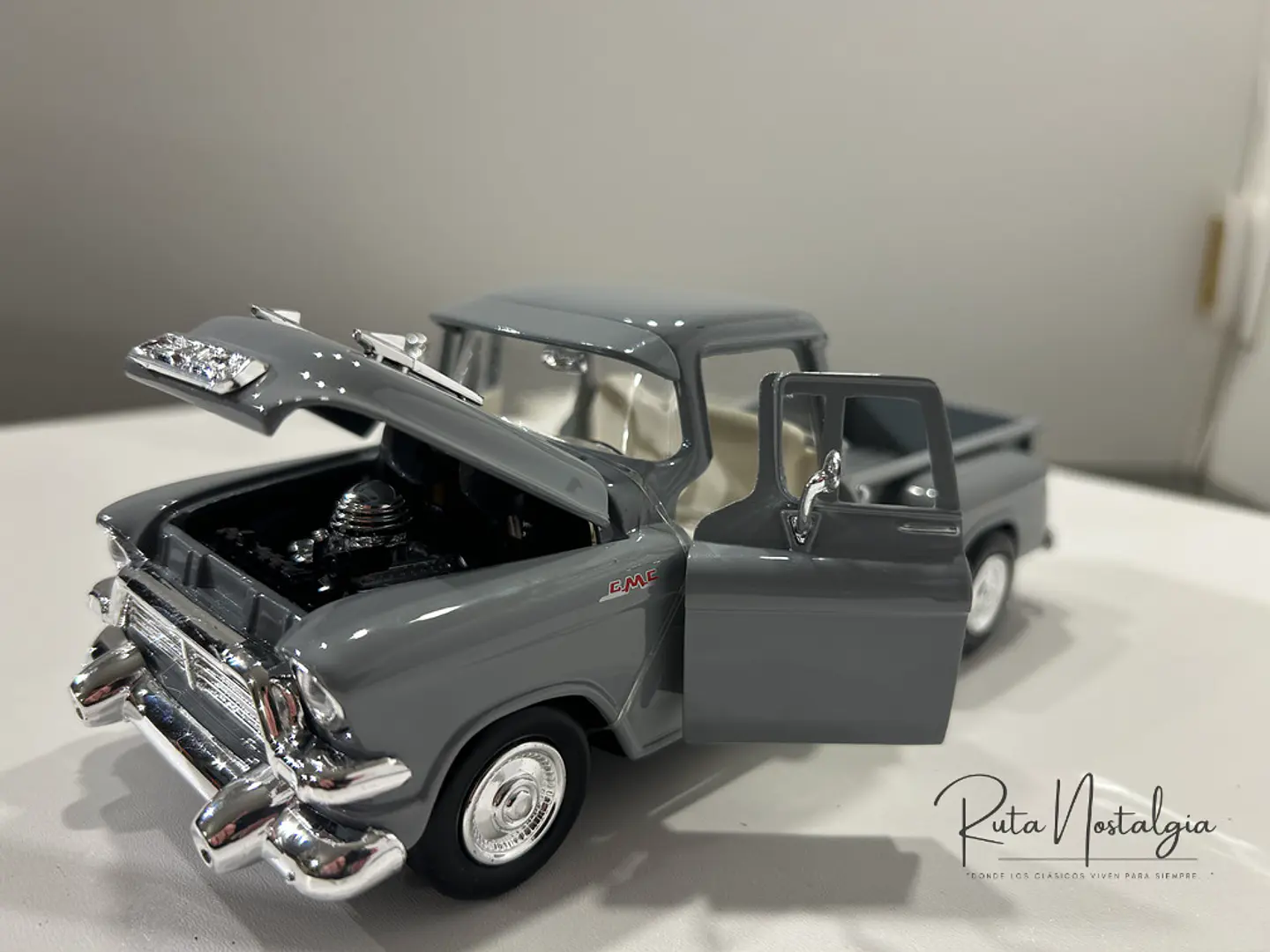Camioneta GMC 100 Wideside Pickup | Motormax 1:24 3