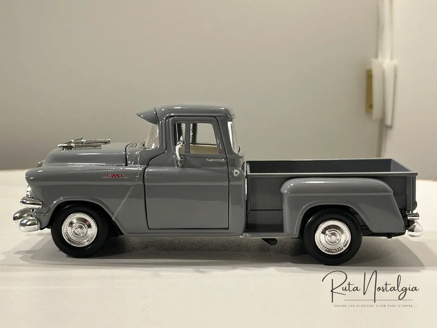 Camioneta GMC 100 Wideside Pickup | Motormax 1:24 5