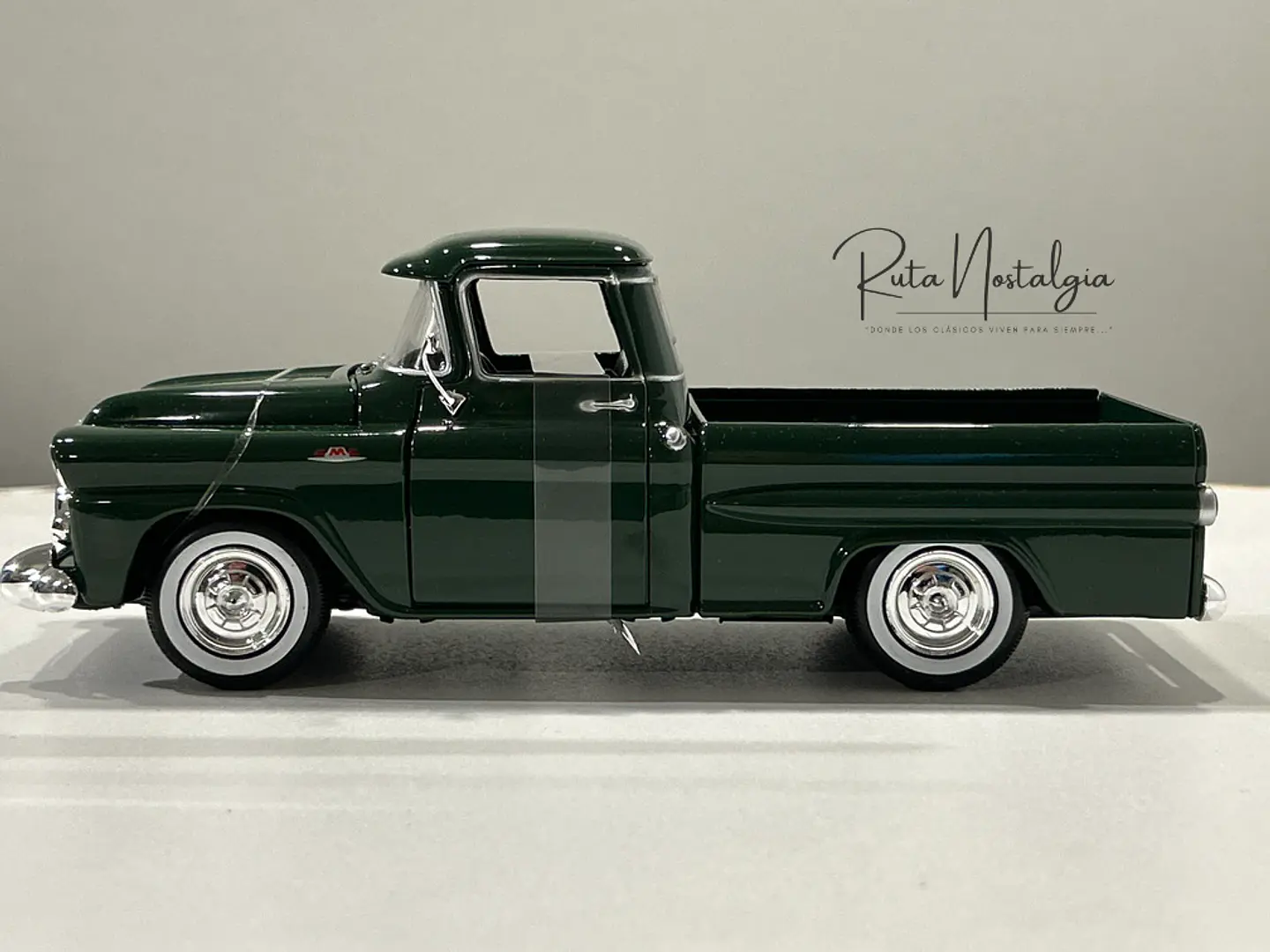 Camioneta GMC 100 Wideside Pickup | Motormax 1:24 26