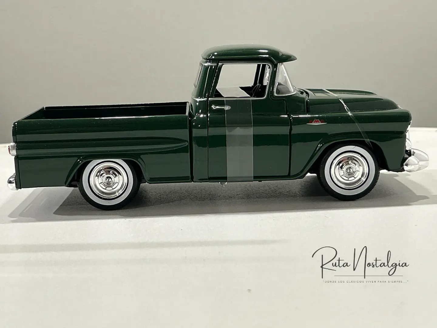 Camioneta GMC 100 Wideside Pickup | Motormax 1:24 30