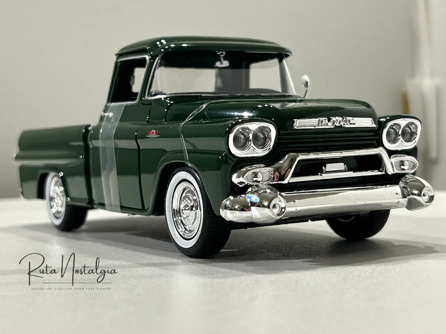Camioneta GMC 100 Wideside Pickup | Motormax 1:24 31
