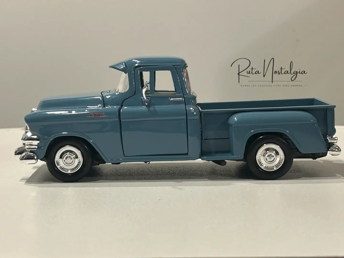 Camioneta GMC 100 Wideside Pickup | Motormax 1:24 16