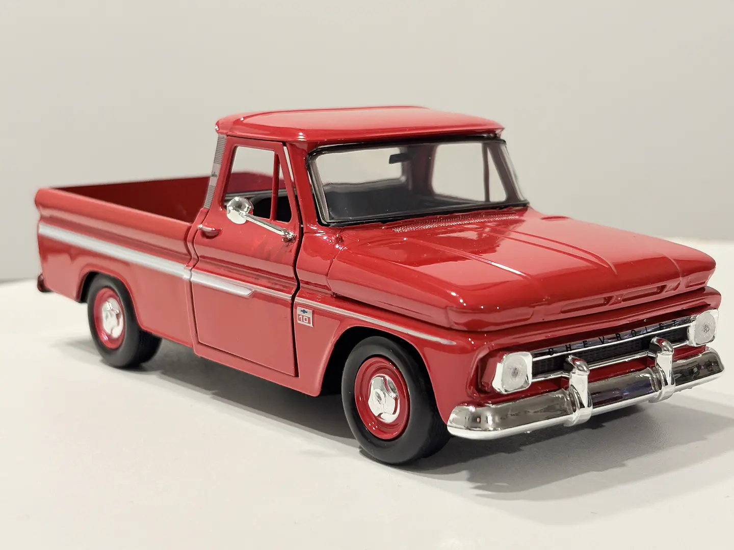 Camioneta Chevrolet C10 Fleetside Pick-Up | Motormax 1:24 35
