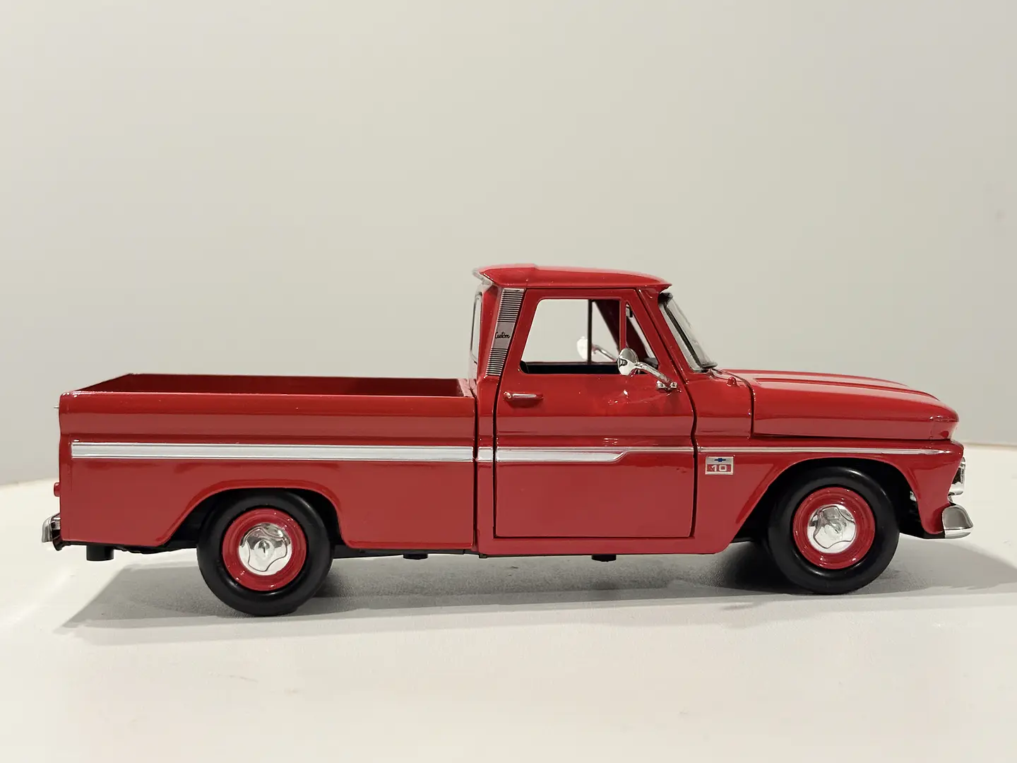 Camioneta Chevrolet C10 Fleetside Pick-Up | Motormax 1:24 31