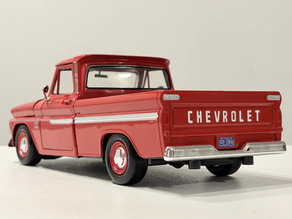 Camioneta Chevrolet C10 Fleetside Pick-Up | Motormax 1:24 33