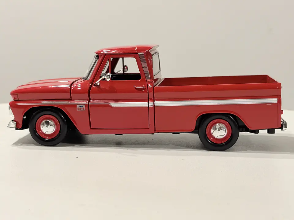 Camioneta Chevrolet C10 Fleetside Pick-Up | Motormax 1:24 34